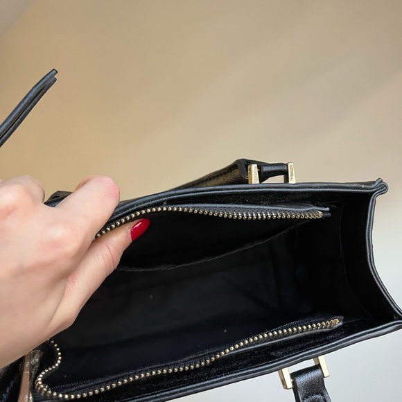 Guess small crossbody - Picture 2 of 11